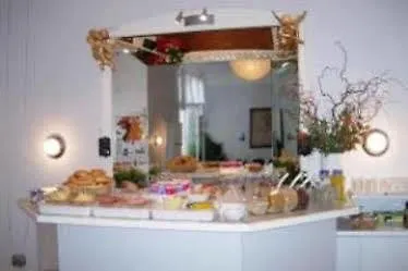 Hotel-pension Austriana 招待所 2*